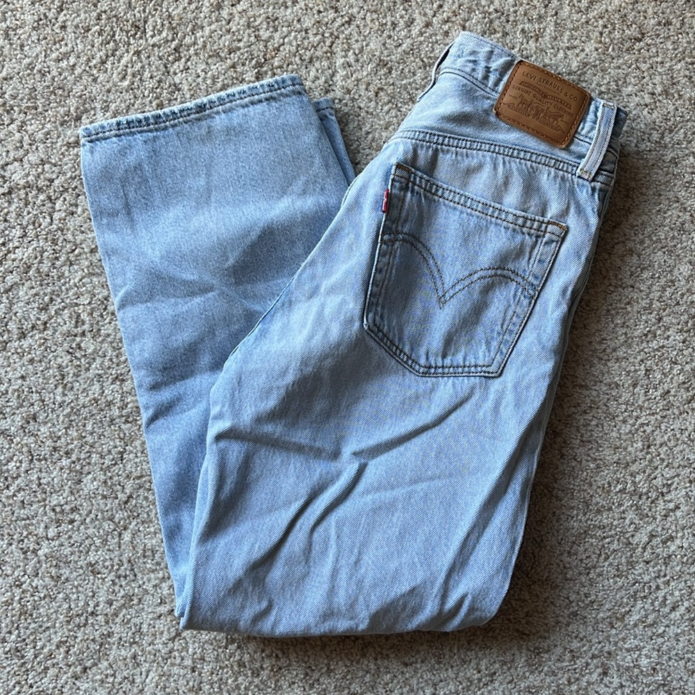 Levi’s Ribcage Straight Light Wash Crop